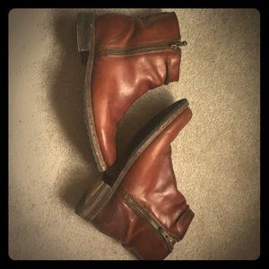 Veronica Seam Short Frye Leather Boots🌸